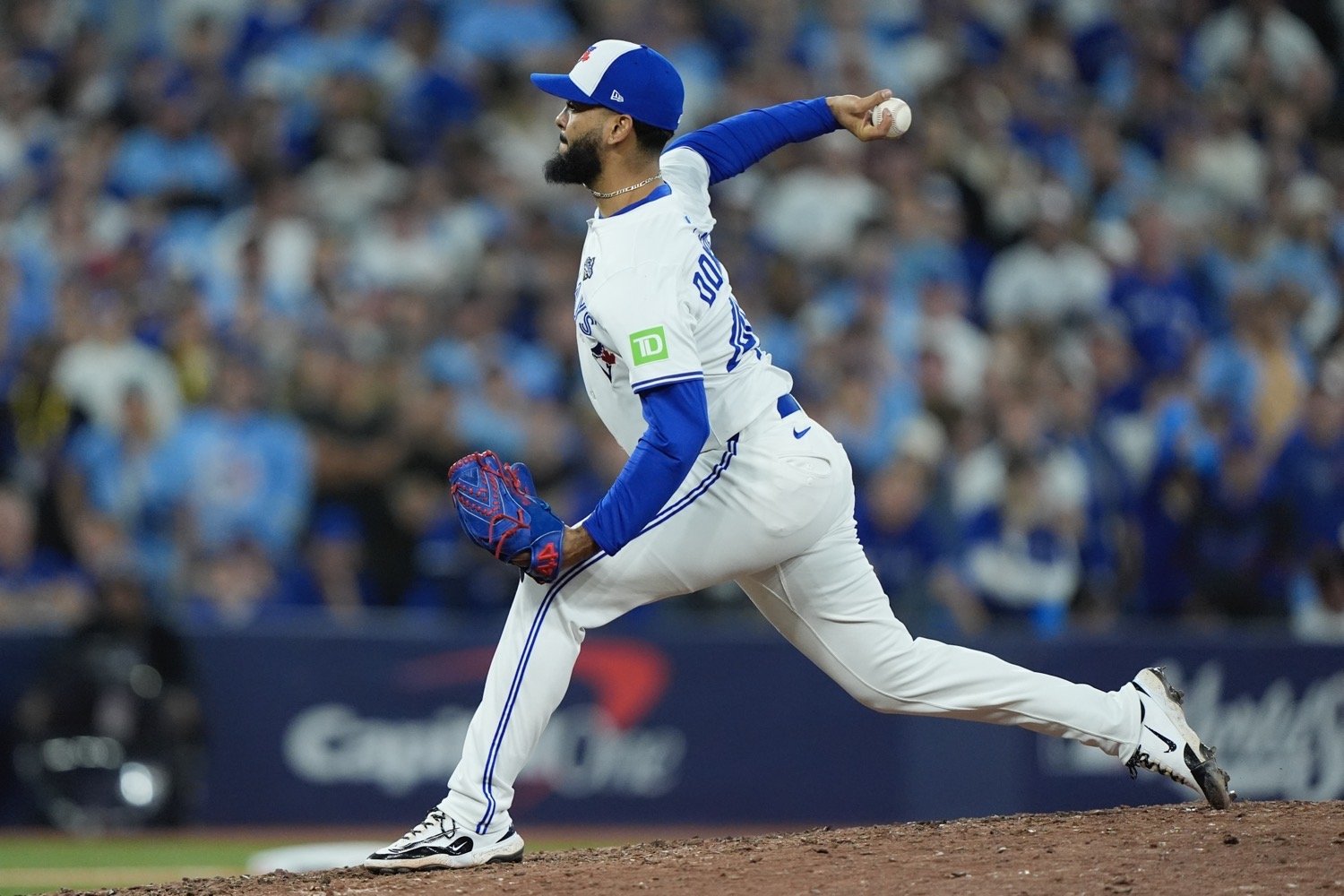 More information about "Minnesota Twins Have Shown Interest in Seranthony Dominguez"