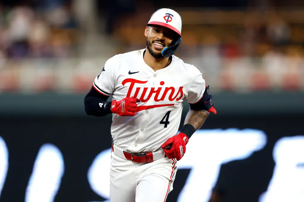 Carlos Correa Gallery Image