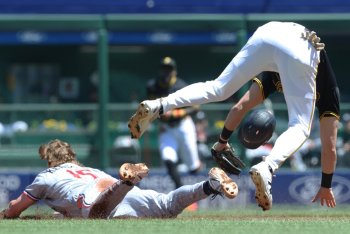 Pirates 9, Twins 3: Red-Hot Pirates Punish Matthews, Sweep Staggered Twins Home