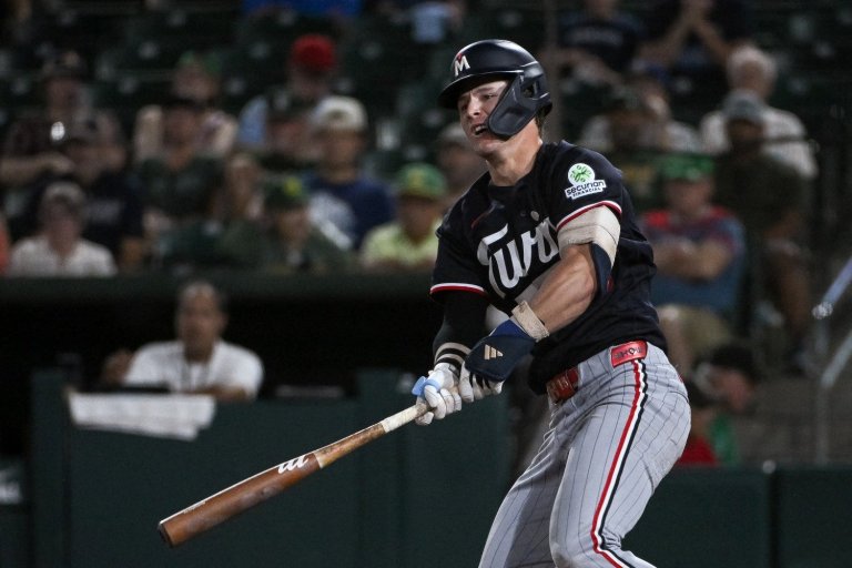 Crack-n-Clank: Luke Keaschall and the Glorious History of Good Little Hitters Who Suck at Defense