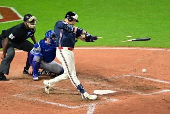 A Lowe-Cost Solution to the Twins' First Base Situation